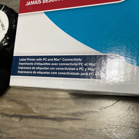 Dymo Label 450 With Label Rolls - Picture 3 of 6